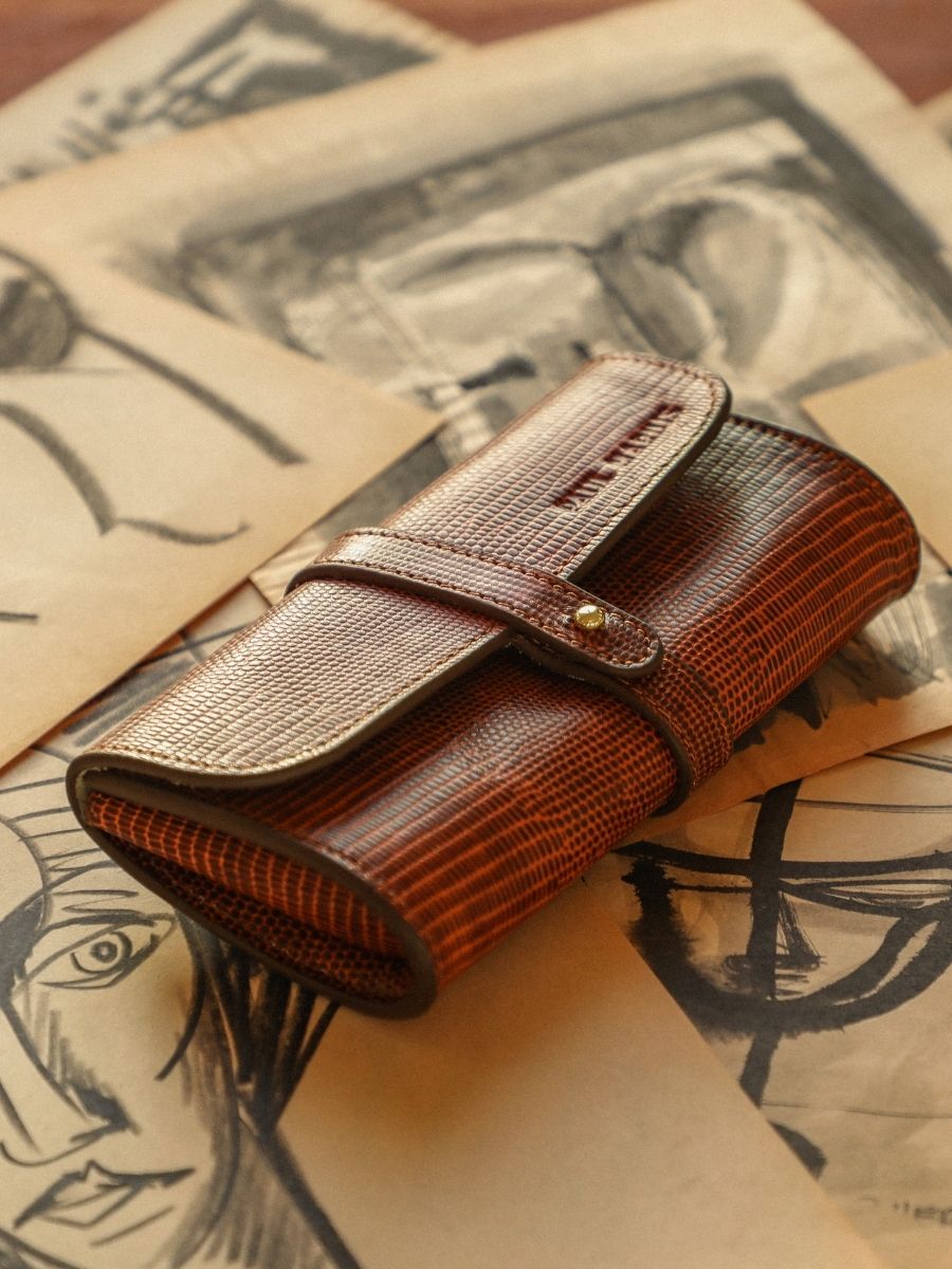 foto-vista-estuche-para-gafas-cuero-marrón-oscar-1960-paul-marius-m50-l-l