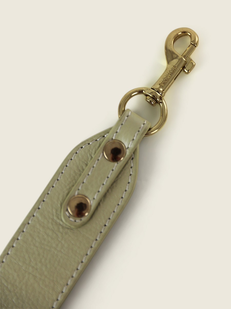 foto-vista-lateral-bandolera-cuero-verde-labandouliere-art-deco-amande-paul-marius-ss01-ad-al