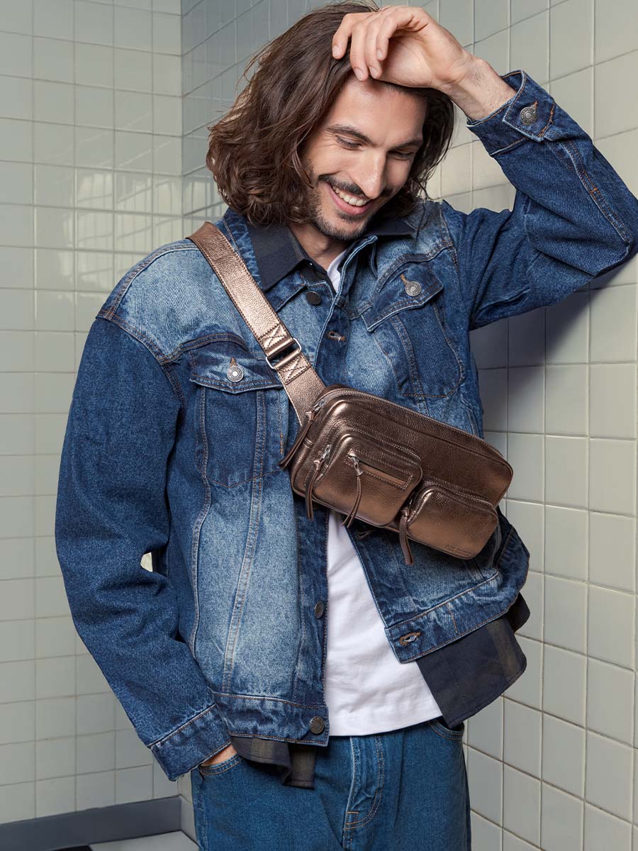 bolsa-riñon-cuero--labanane-90s-cobre-vista-zoom-material-m86-c