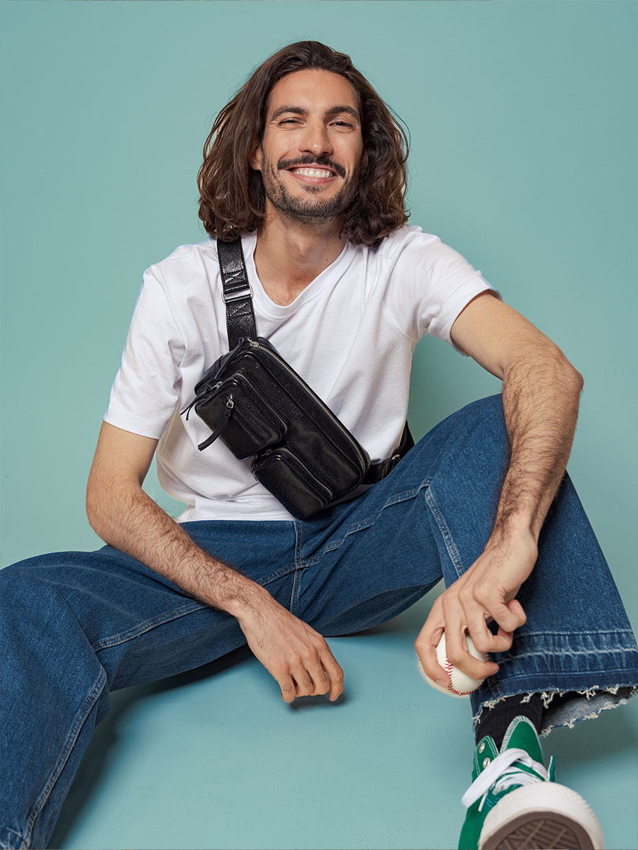 bolsa-banana-cuero-negro-brillante-labanane-90s-eclipse-vista-zoom-materia-m86-m-b