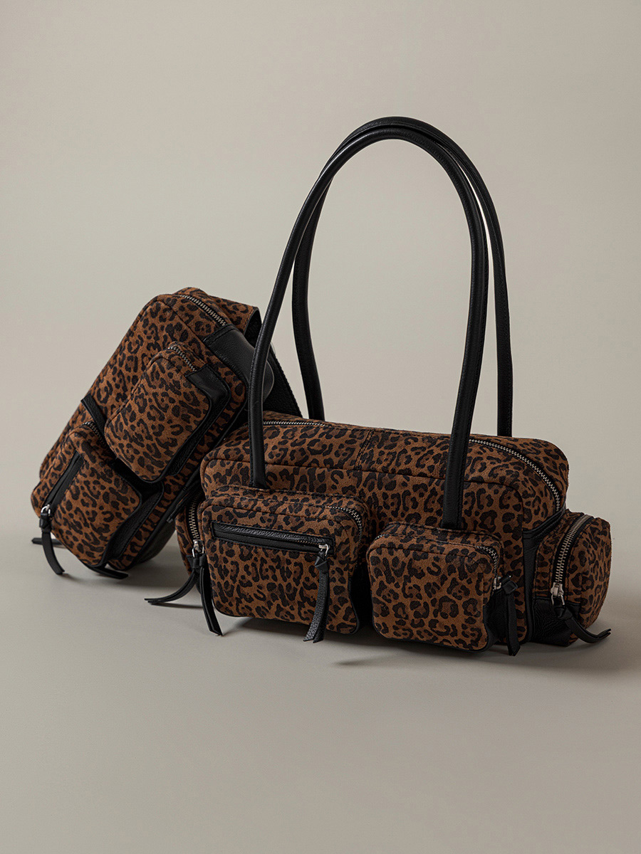 bolsa-banana-cuero-leopardo-negro-labanane-90s-leopard-vista-zoom-material-m86-lp-b