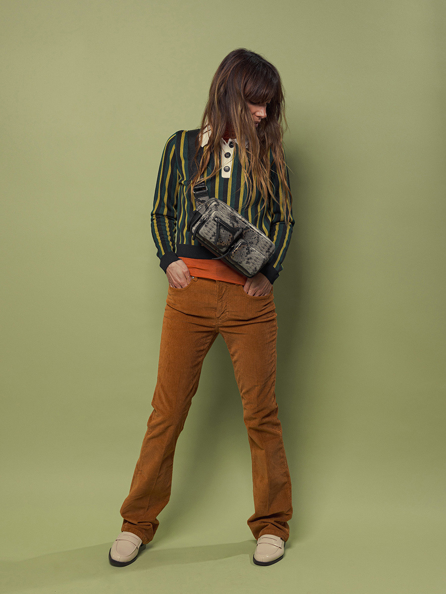 bolsa-banana-cuero-pitón-gris-negro-labanane-90s-pitón-vista-interior-m86-p-gre-b