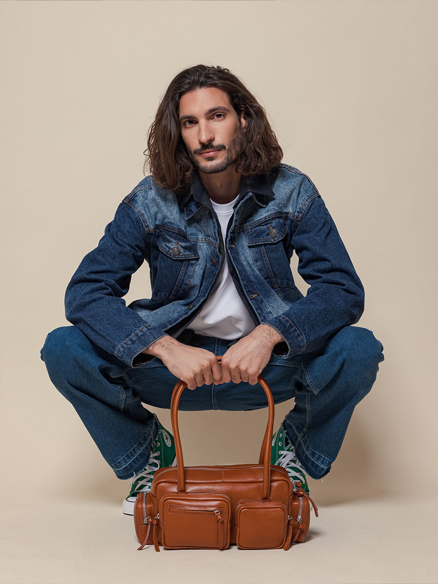 bolso-multibolsillos-cuero-marrón-lebasset-90s-cognac-vista-lateral-w56-co