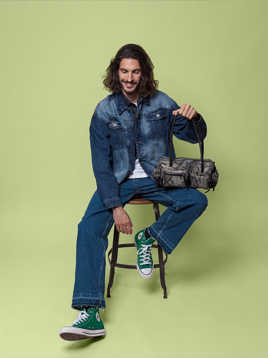 bolso-multibolsillos-cuero-pitón-gris-negro-lebasset-90s-pitón-vista-zoom-material-w56-p-gre-b