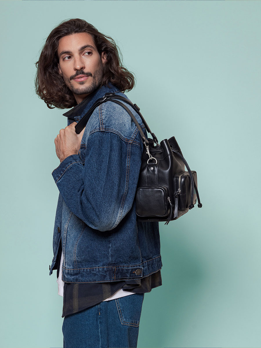 bolso-cubo-de-cuero-leseau-90s-negro-vista-zoom-material-w57-b