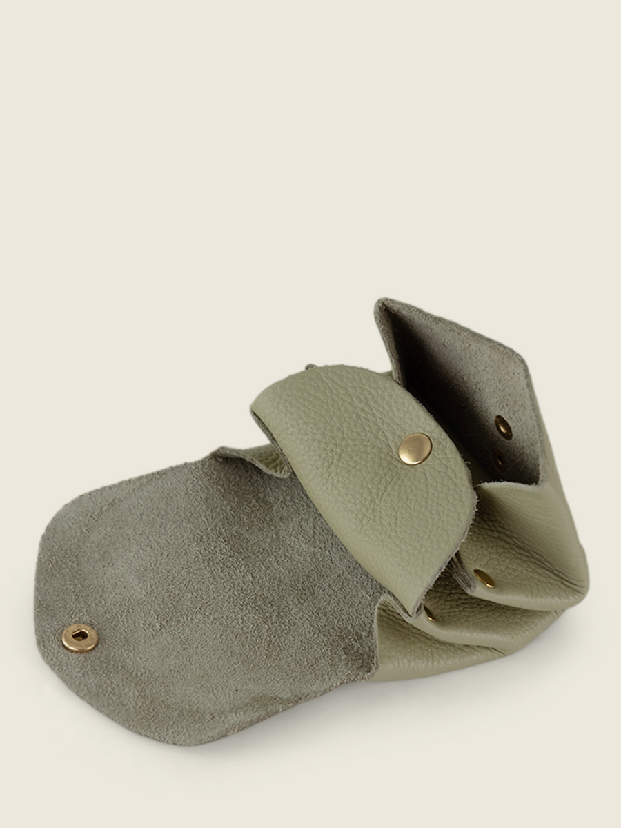 foto-vista-de-lado-monedero-cuero-verde-legustave-art-deco-almendra-paul-marius-clp-ad-al