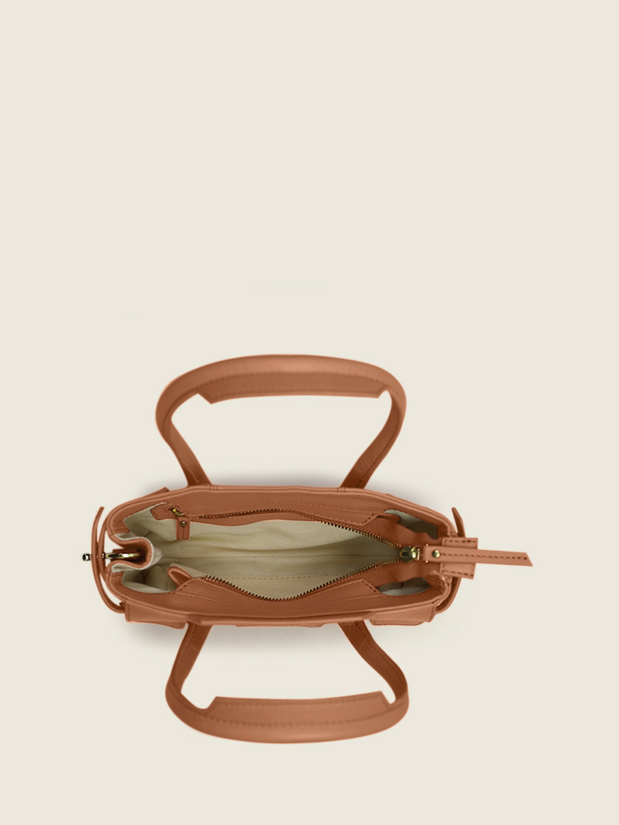 foto-interior-mini-bolso-de-mano-cuero-marrón-madeleine-xs-art-deco-caramel-paul-marius-w31xs-ad-ca