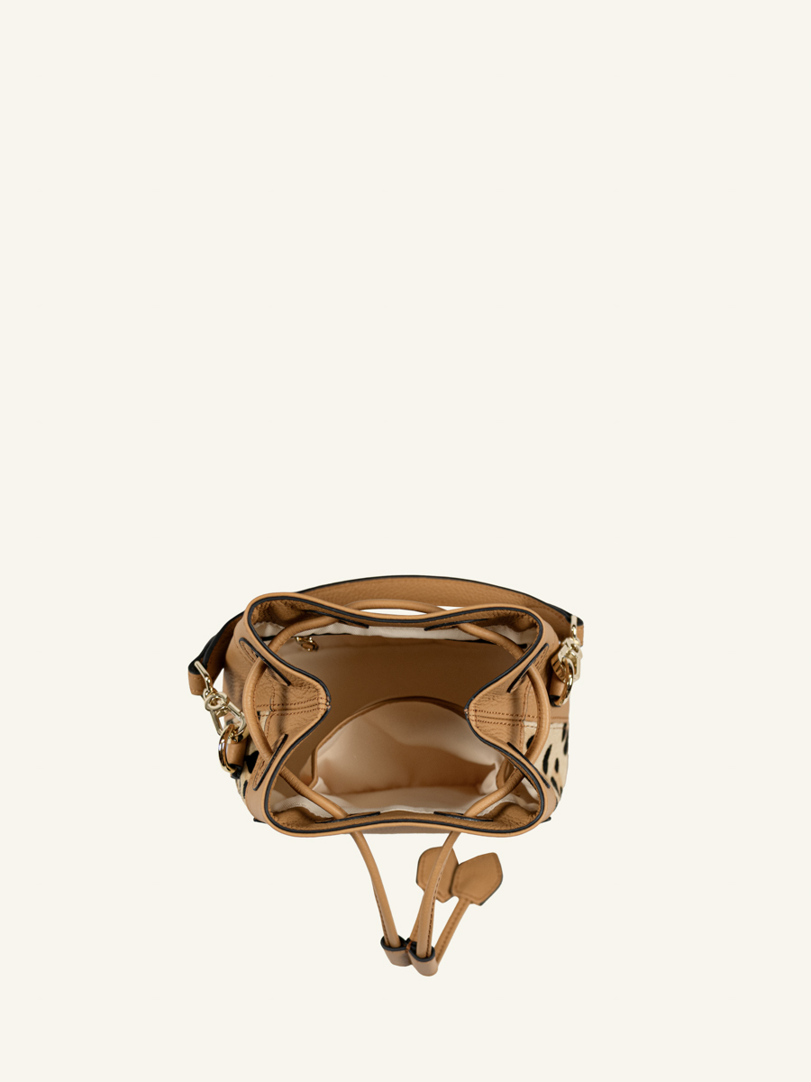 mini bolso tipo cubo de cuero Capucine XS leopardo beige vista interior w39xs-lp-bei