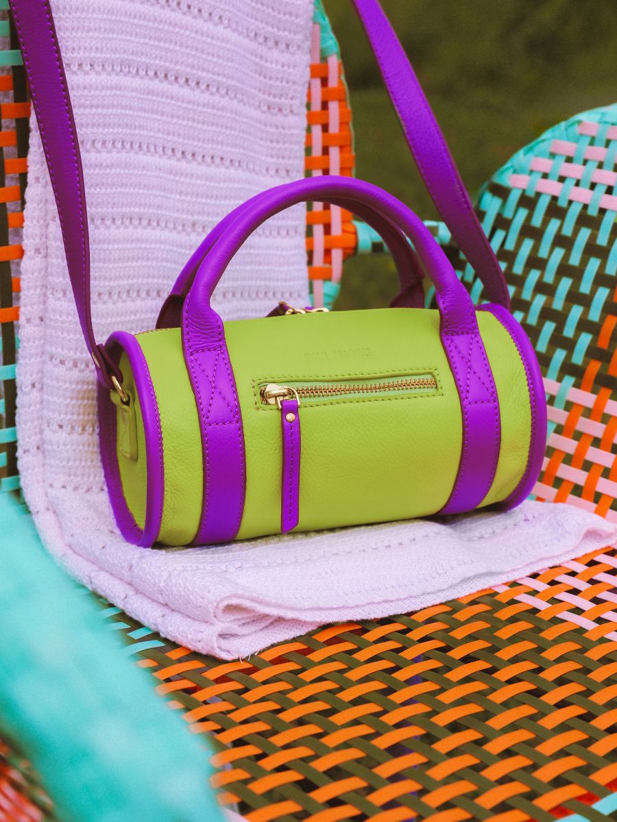 foto-vista-frontal-mini-bolso-de-mano-de-cuero-verde-violeta-charlie-sorbet-manzana-casis-paul-marius-w30-sb-lgr-p
