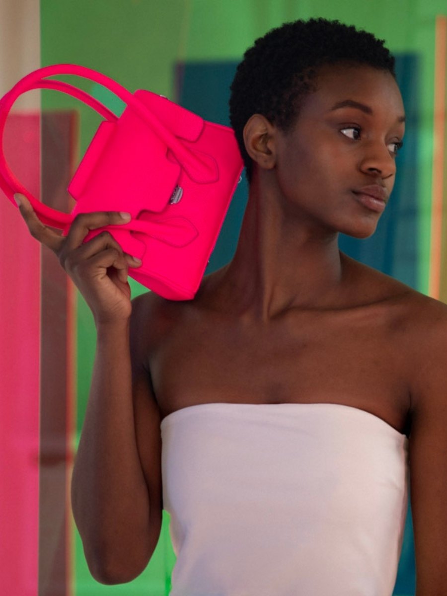 foto-vista-bandolera-mini-bolso-de-mano-de-cuero-rosa-colette-xs-neon-paul-marius-w28xs-ne-pi