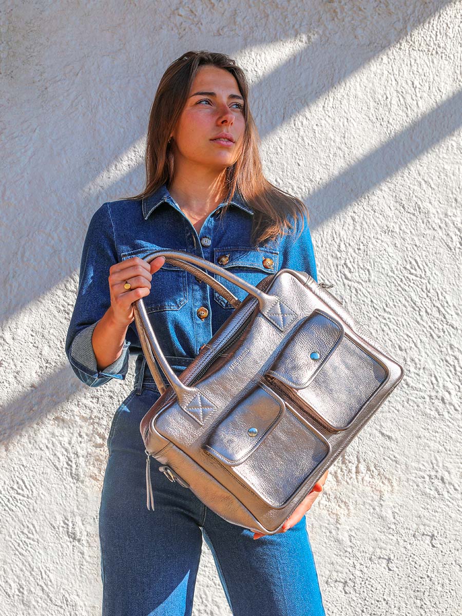 foto-material-bolso-mano-cuero-plateado-mujer-ledandy-acero-paul-marius-w04-gm