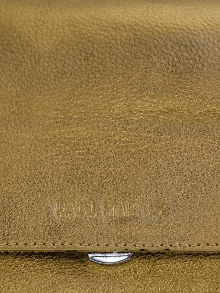 foto-en-primer-plano-material-bolso-bandolera-cuero-metalizado-dorado-diane-s-bronce-paul-marius-w035s-og
