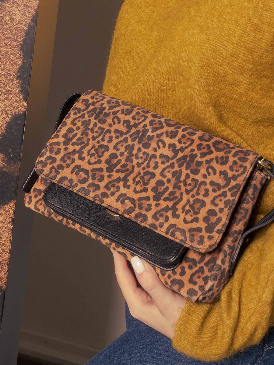 sac-bandouliere-diane-s-leopard-noir-vue-portee-w35s-lp-b