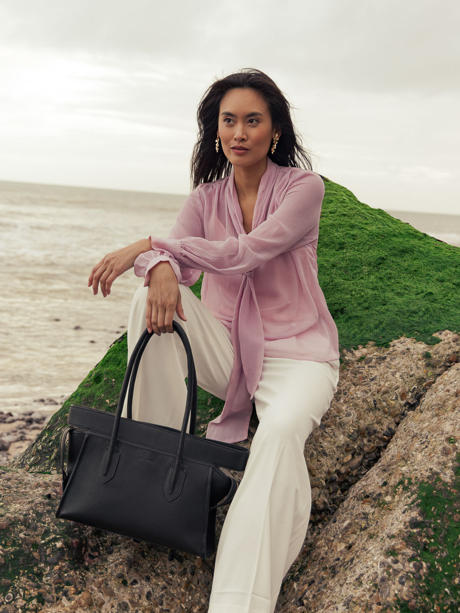 bolso-de-viaje-bolso-de-mano-eros-m-negro-Charbon-vista-frontal-w52m-bm-b