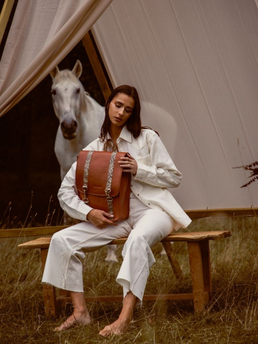 foto-vista-bolsa-mochila-cuero-multicolor-lecoursier-esperanza-paul-marius-m03-mex