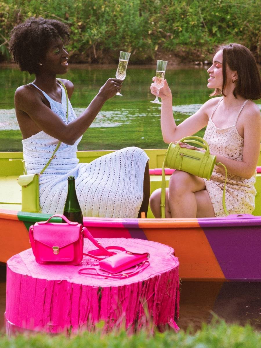 foto-bolso-teléfono-cuero-verde-eva-sorbet-manzana-paul-marius-m71-sb-lgr