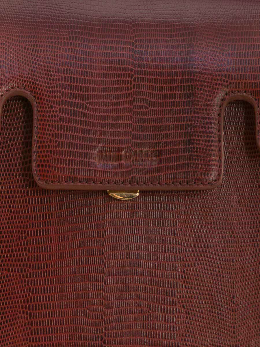 foto-enfoque-material-bolsa-baguette-cuero-rojo-gabrielle-1960-paul-marius-w42-l-r