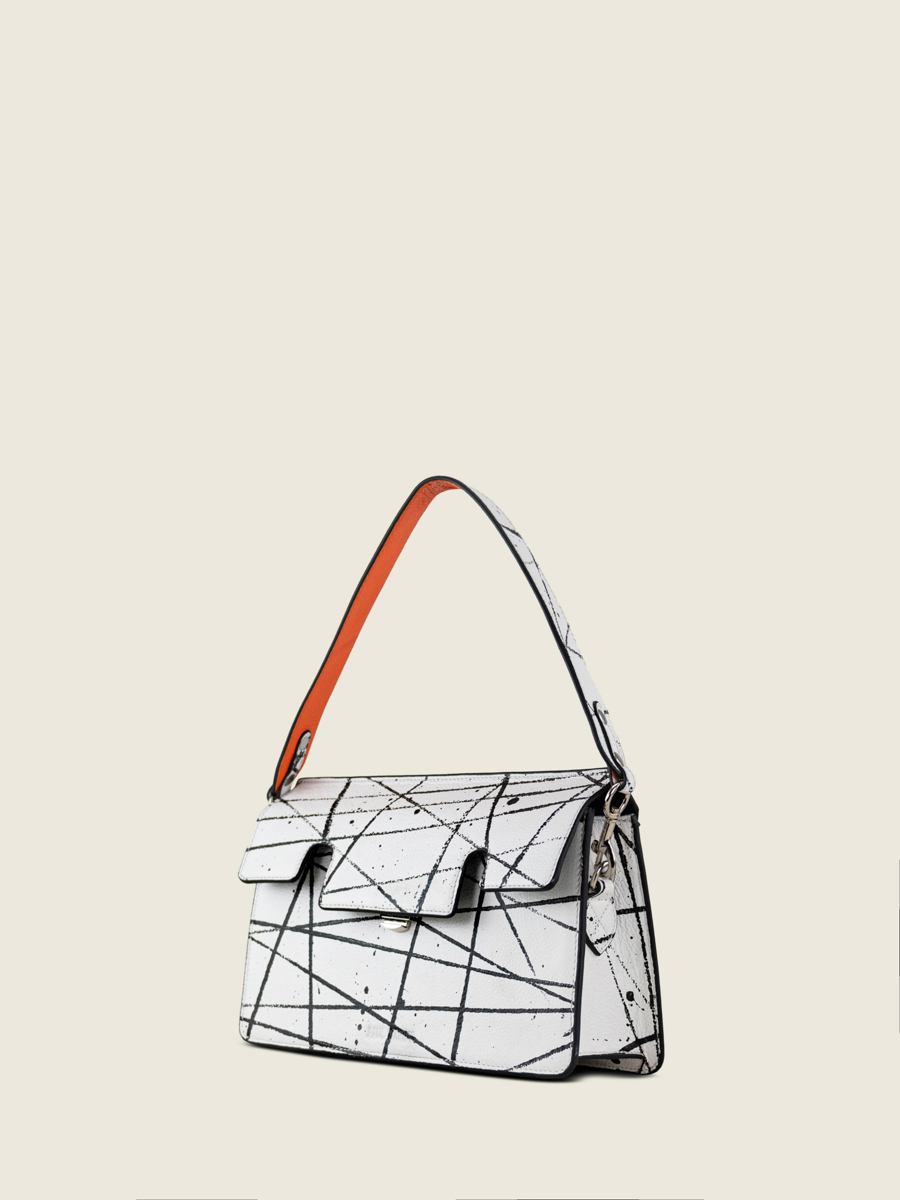 bolso-baguette-cuero-blanco-negro-naranja-gabrielle-arty-01-vista-lateral-w42-art1-b-w