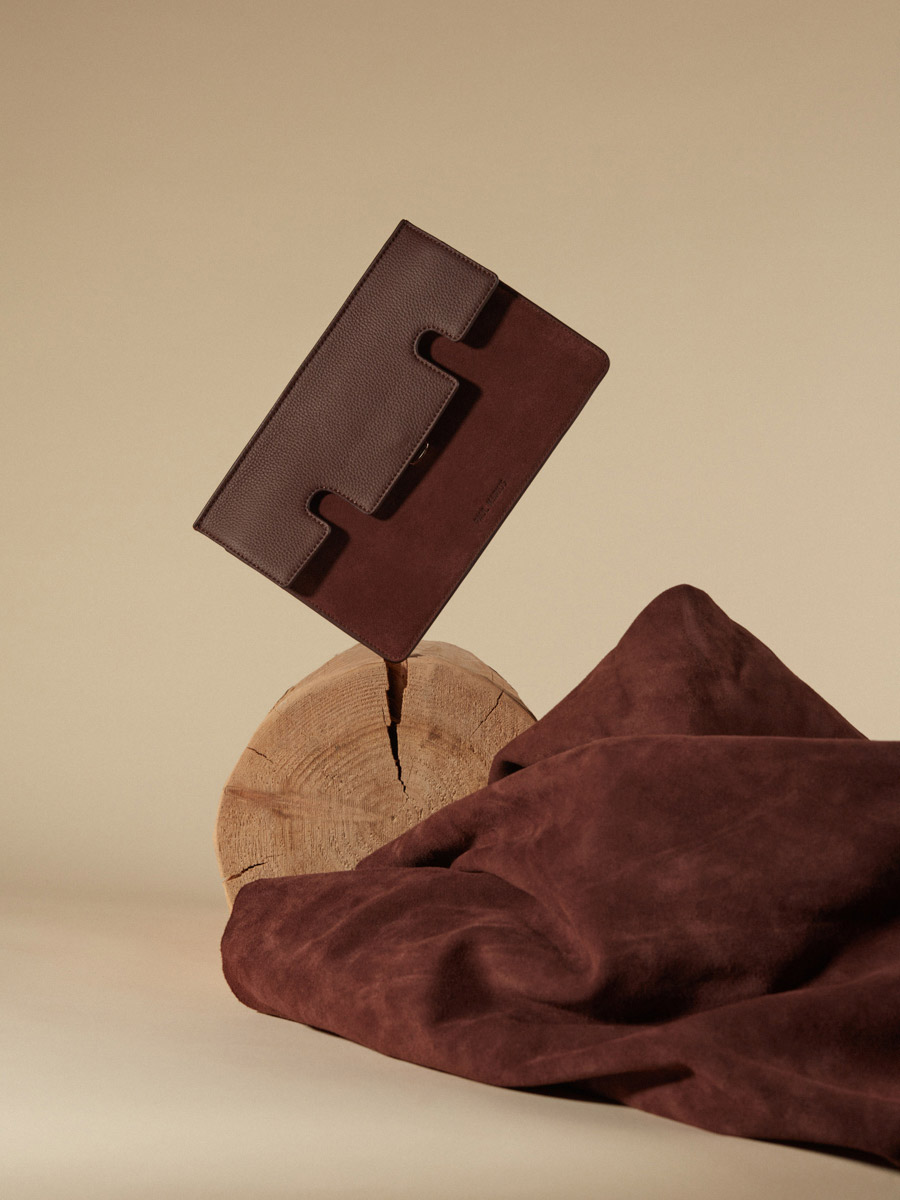 bolso-baguette-cuero-gabrielle-chocolate-vista-zoom-material-w42-su-db