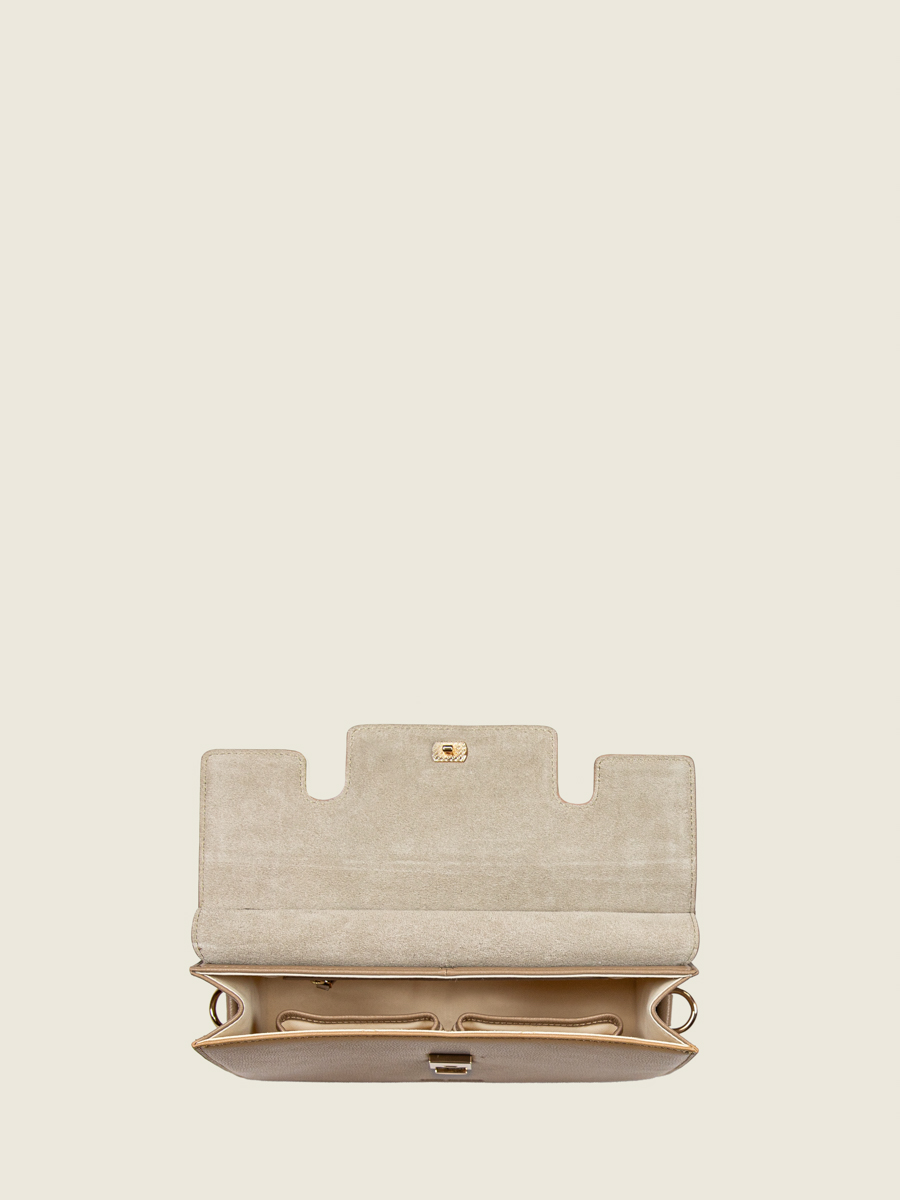 bolso-baguette-cuero-gabrielle-taupe-vista-llevado-w42-bei