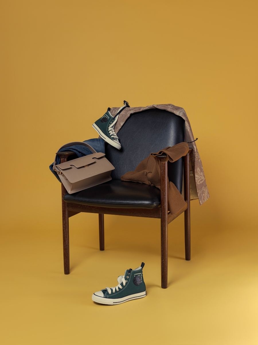 bolso-baguette-de-cuero-gabrielle-taupe-vista-zoom-material-w42-bei