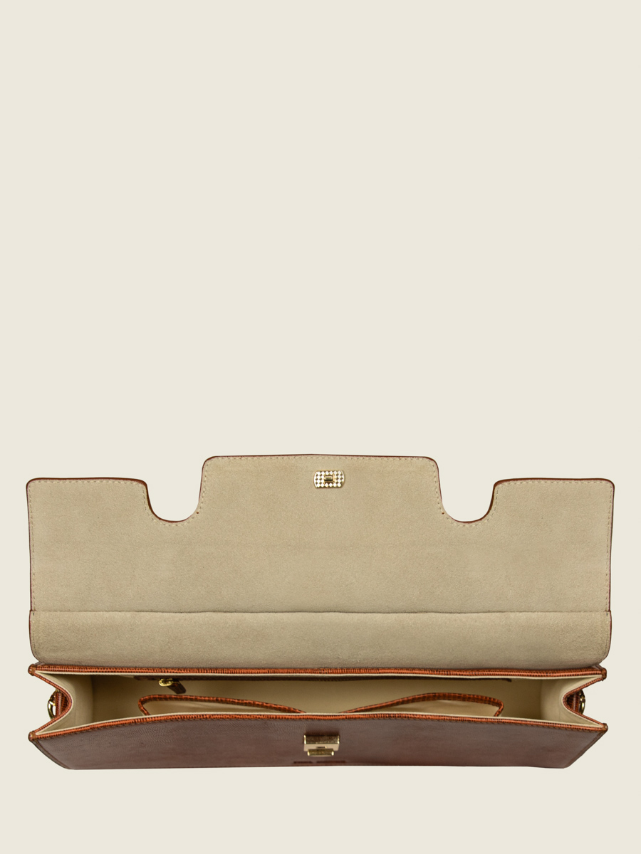 foto-vista-bolso-baguette-cuero-ámbar-gabrielle-ultra-long-1960-paul-marius-w42l-l-l