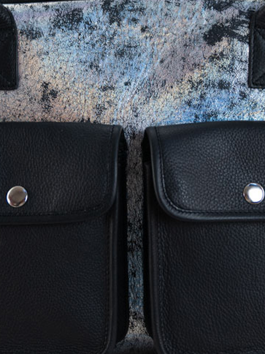 foto-en-primer-plano-material-bolso-de-mano-cuero-holográfico-ledandy-galaxie-paul-marius-w04-gal