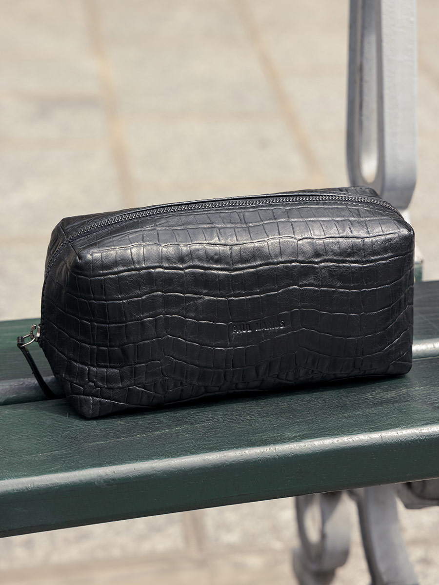 foto-vista-bolsa-de-toilette-cuero-negro-lebarbier-heritage-negro-azabache-paul-marius-m501-cr-b