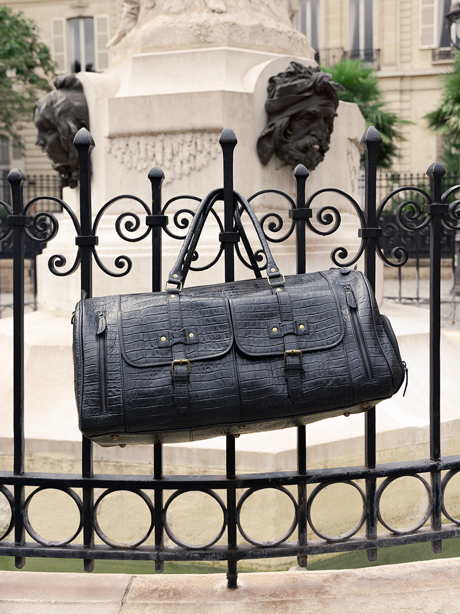 foto-vista-zoom-material-bolsa-de-viaje-cuero-unisex-negro-le48h-heritage-negro-azabache-paul-marius-m107-cr-b