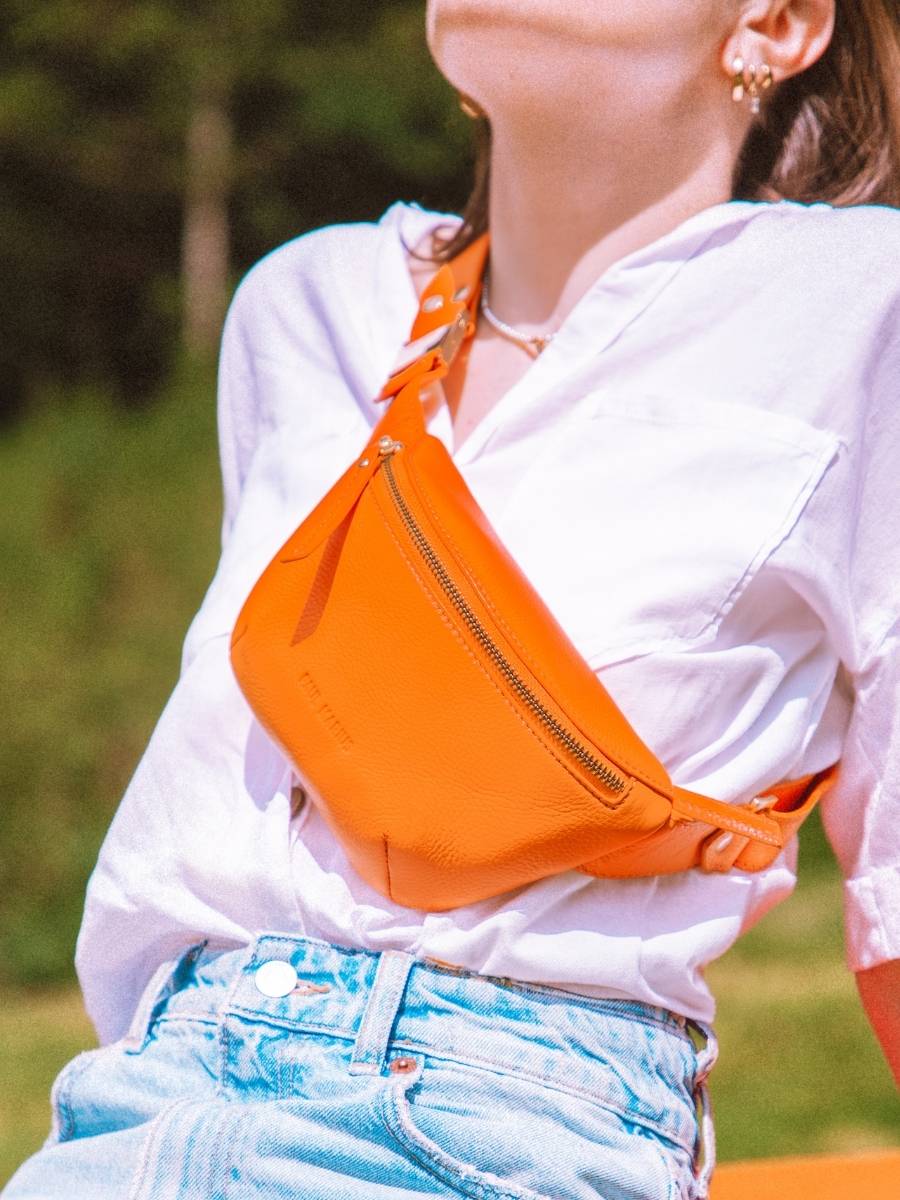 foto-vista-frontal-mini-bolsa-banana-cuero-naranja-labanane-xs-sorbet-mango-paul-marius-m503xs-sb-o