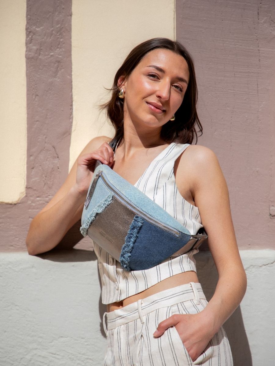foto-vista-frontal-bolsa-banana-cuero-jean-plateado-mujer-labanane-denim-acero-paul-marius-m503-gm-denim