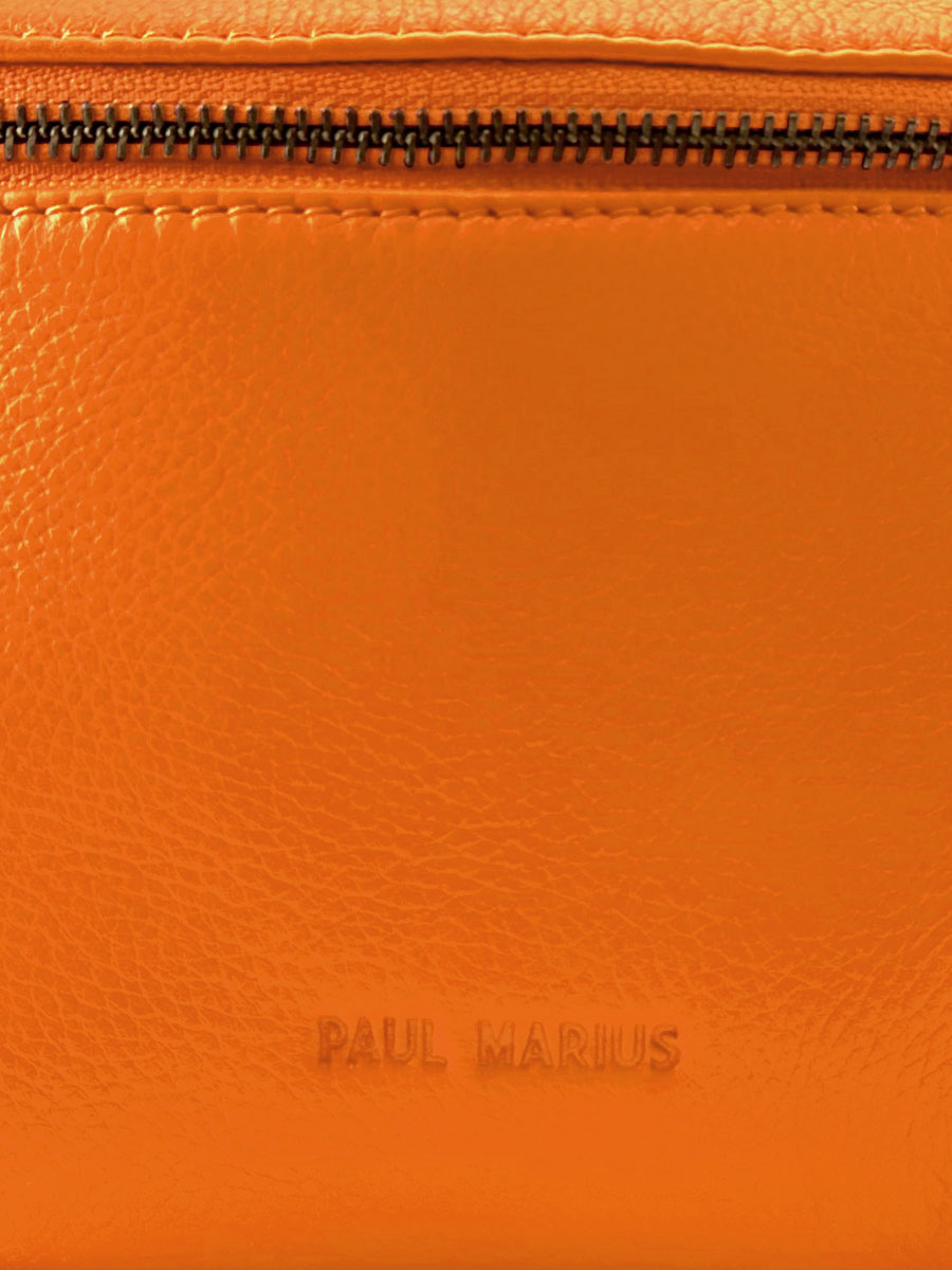 foto-en-primer-plano-material-bolso-banana-cuero-naranja-labanane-sorbet-mango-paul-marius-m503-sb-o