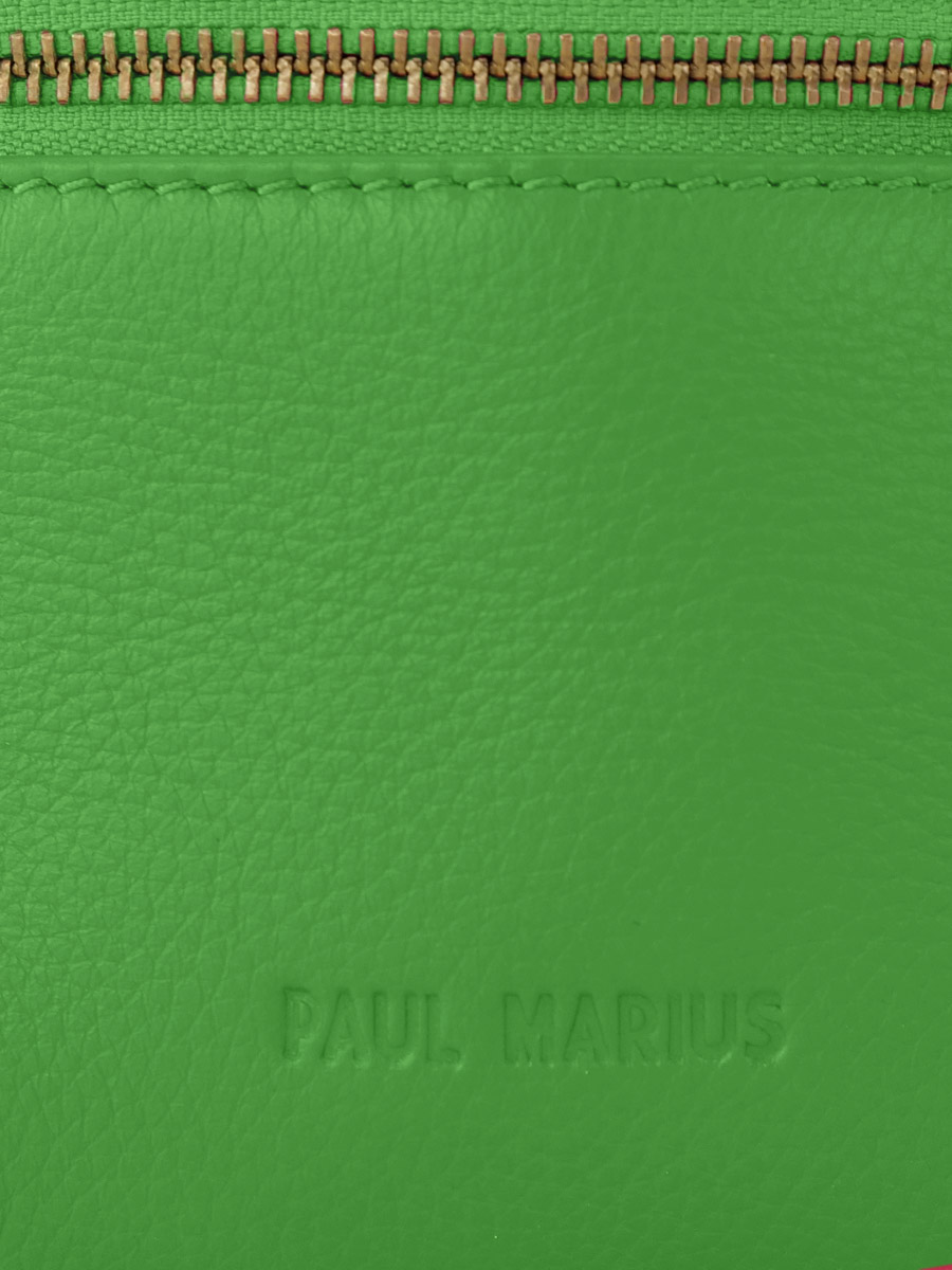 foto-en-primer-plano-material-mini-bolsa-banana-cuero-verde-labanane-xs-sorbet-kiwi-paul-marius-m503xs-sb-gr