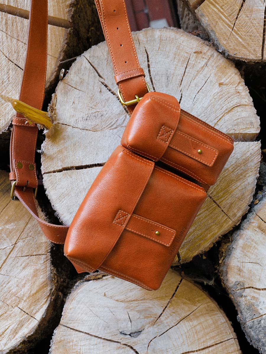 foto-material-portadocumentos-cuero-marrón-lecolporteur-cognac-aceite-paul-marius-m401-oco