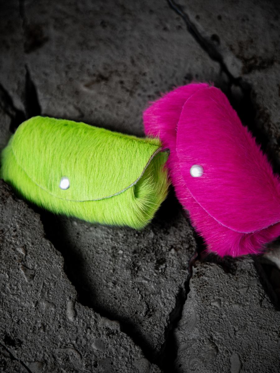 foto-vista-zoom-material-monedero-cuero-verde-legustave-creature-vert-acide-paul-marius-clp-crea-s-gr