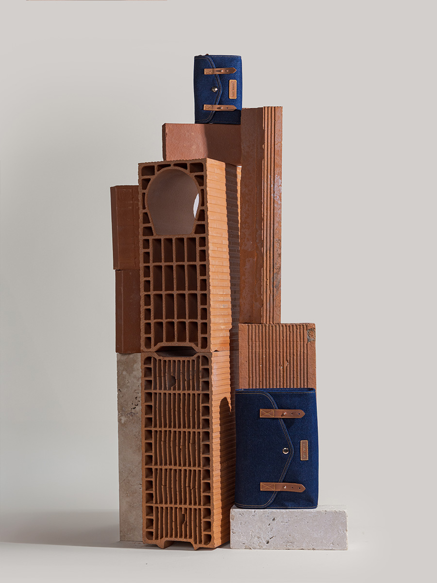 bolso-bandolera-azul-vaquero-imprescindible-denim-crudo-vista-zoom-material-W08-DBLU-DENIM