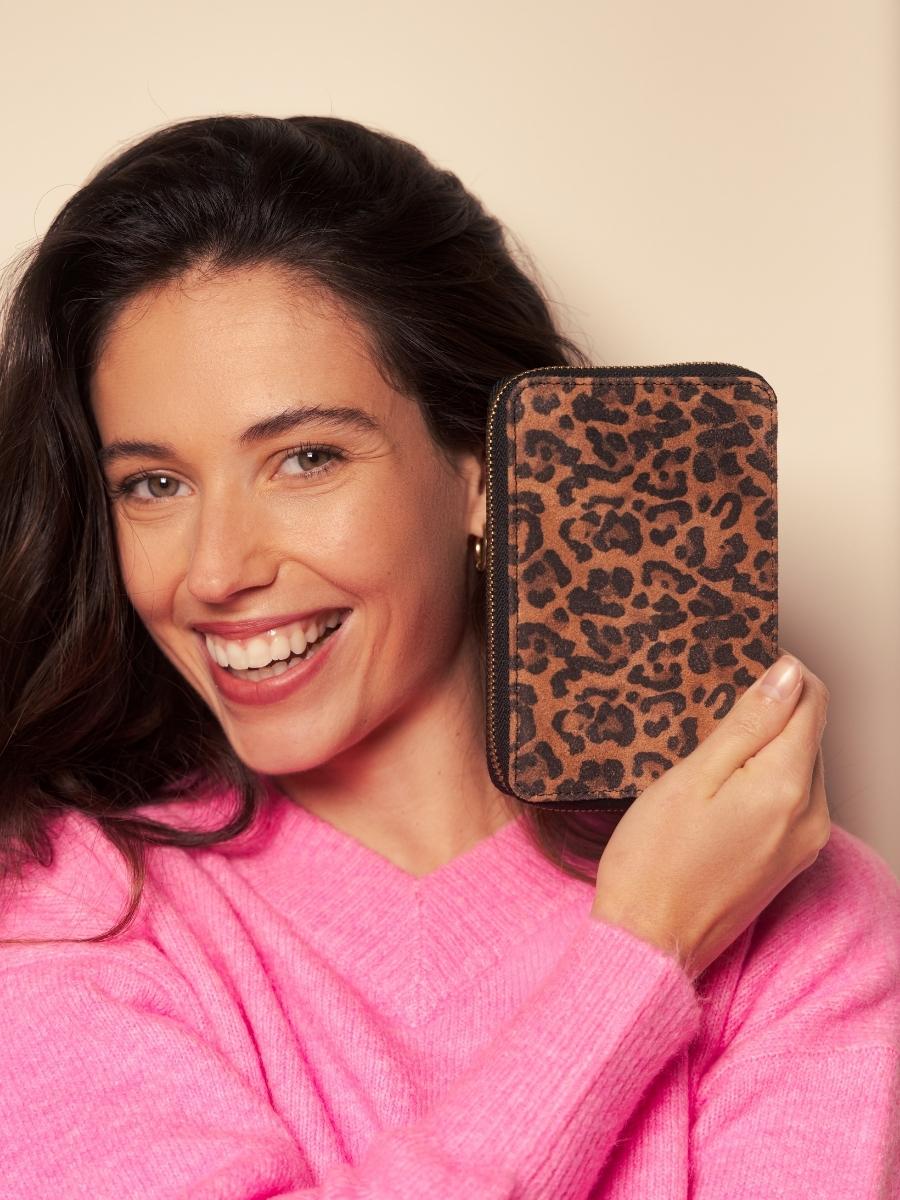 cartera-alice-leopardo-negro-vista-lateral-m76-lp-b