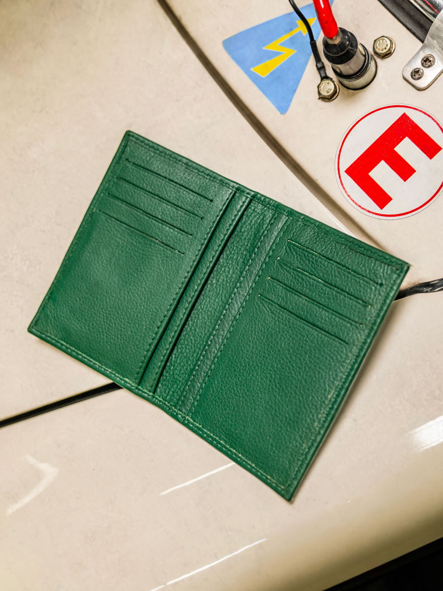 foto-cartera-de-cuero-verde-leportefeuille-aldo-le-mans-classique-paul-marius-m80-lemans-dg