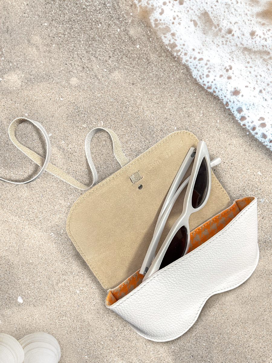 foto-vista-etui-para-gafas-de-cuero-para-mujer-blanco-l-etui-para-gafas-vedette-paul-marius-m49-w