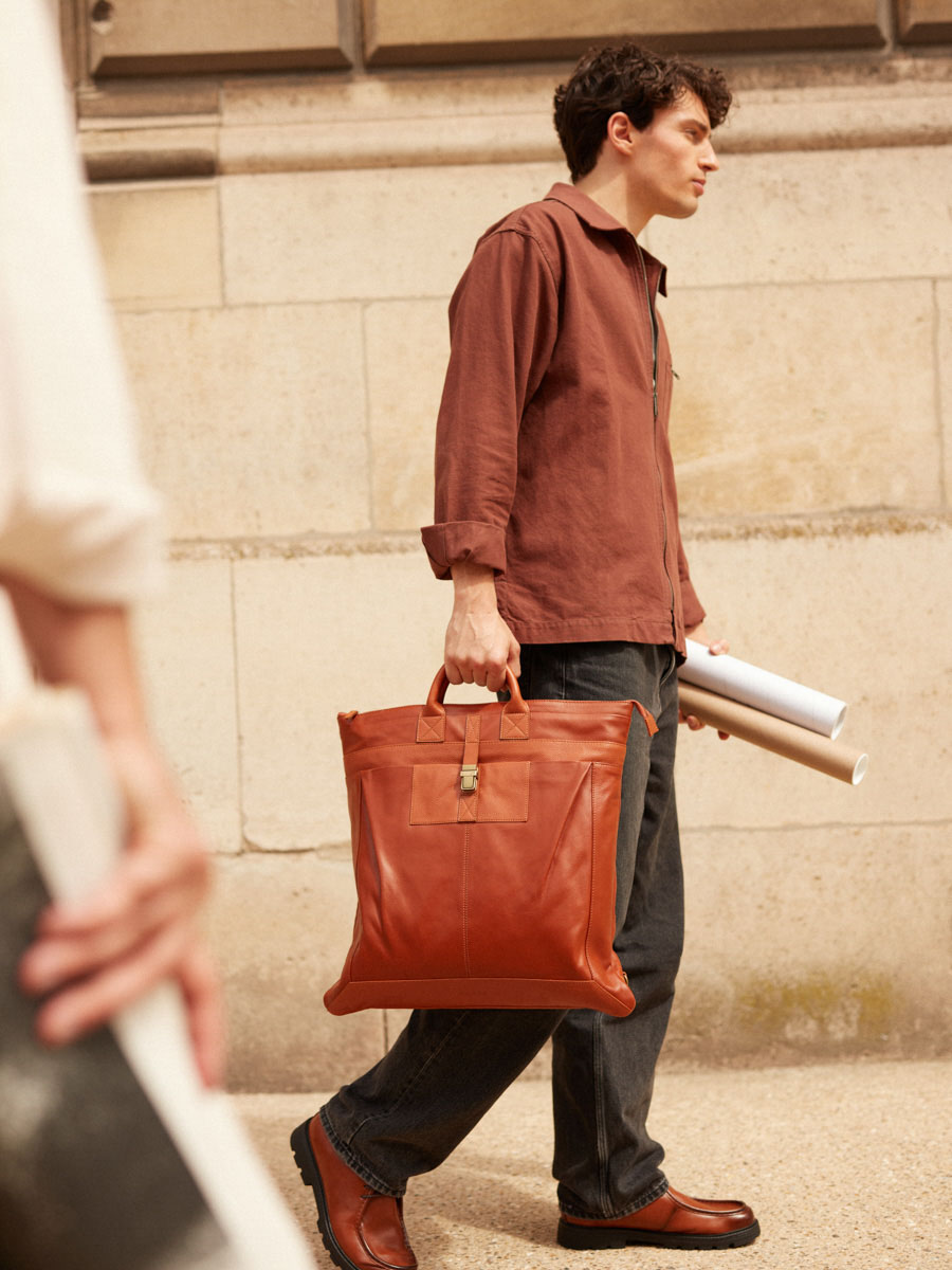 maletín-de-mano-mochila-aviateur-cognac-aceitado-vista-b07-oco