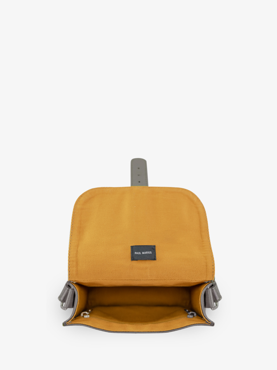 foto-vista-interior-bolso-bandolera-cuero-plata-lo-esencial-acero-paul-marius-m21-gm