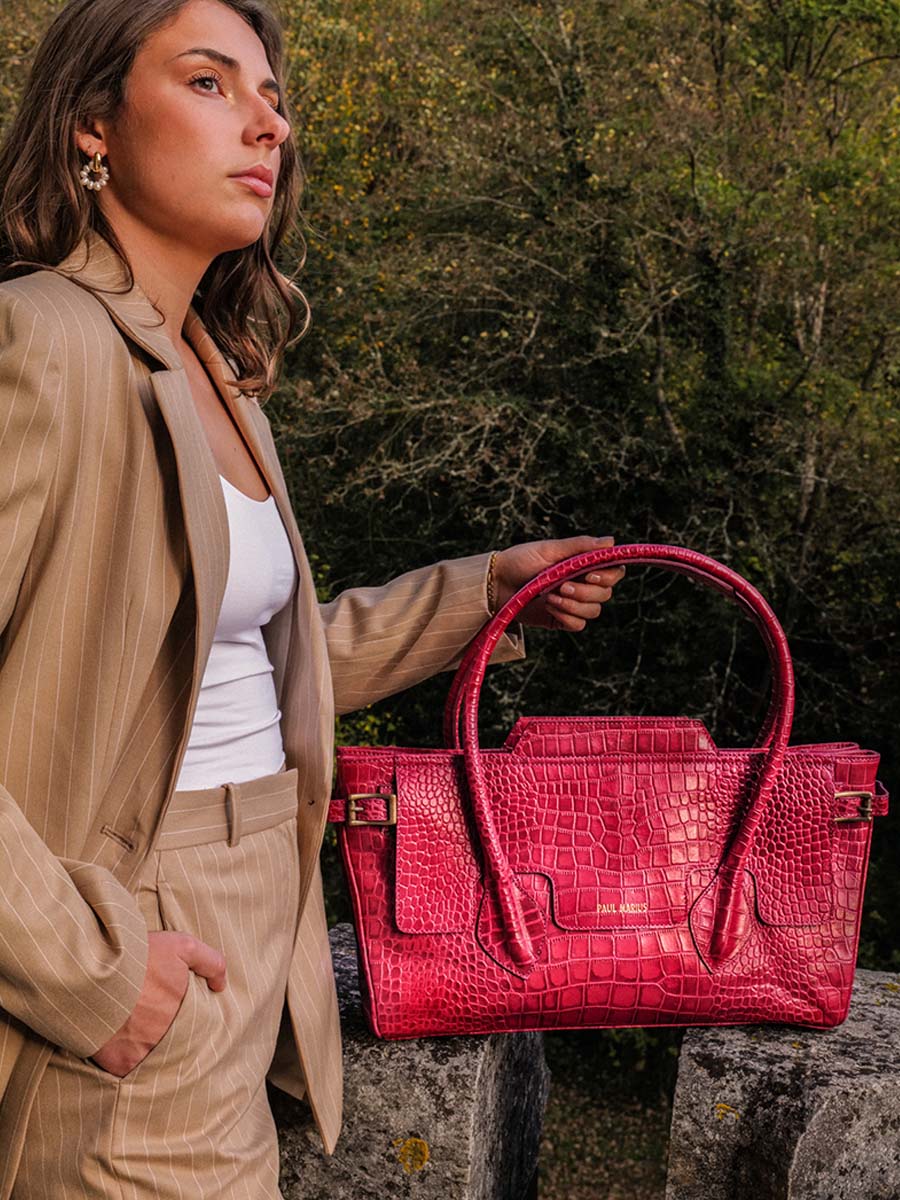 foto-vista-frontal-bolso-de-mano-de-cuero-para-mujer-madeleine-alligator-rosa-paul-marius-w31-a-pi
