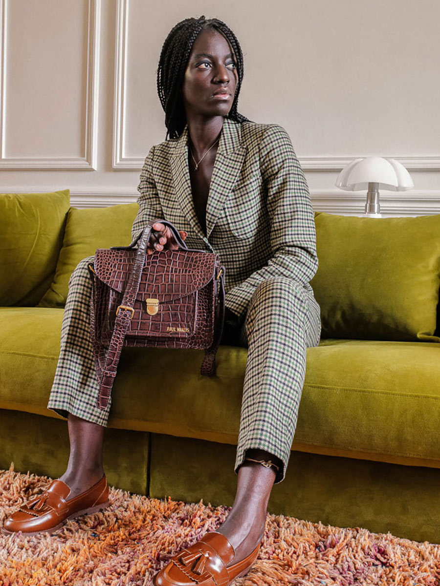 foto-vista-frontal-bolso-bandolera-cuero-mujer-mademoiselle-george-alligator-marron-paul-marius-w05-a-db