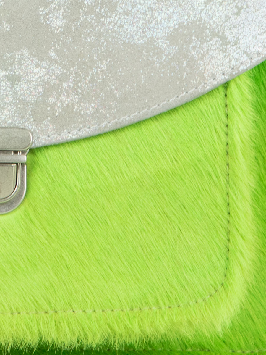 foto-vista-zoom-material-bolso-mano-cuero-verde-mademoiselle-george-creature-vert-acide-paul-marius-w05-crea-s-gr
