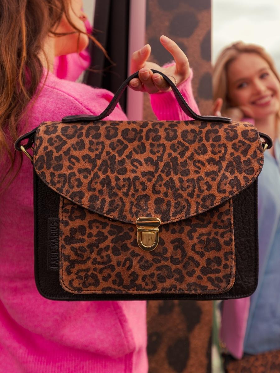 foto-vista-zoom-material-bolso-bandolera-cuero-mujer-mademoiselle-george-leopard-negro-paul-marius-w05-lp-b-v2