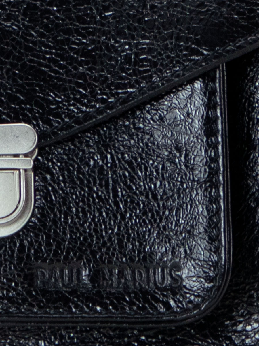 foto-en-primer-plano-material-bolso-mano-cuero-negro-brillante-mademoiselle-george-xs-eclipse-paul-marius-w05xs-m-b