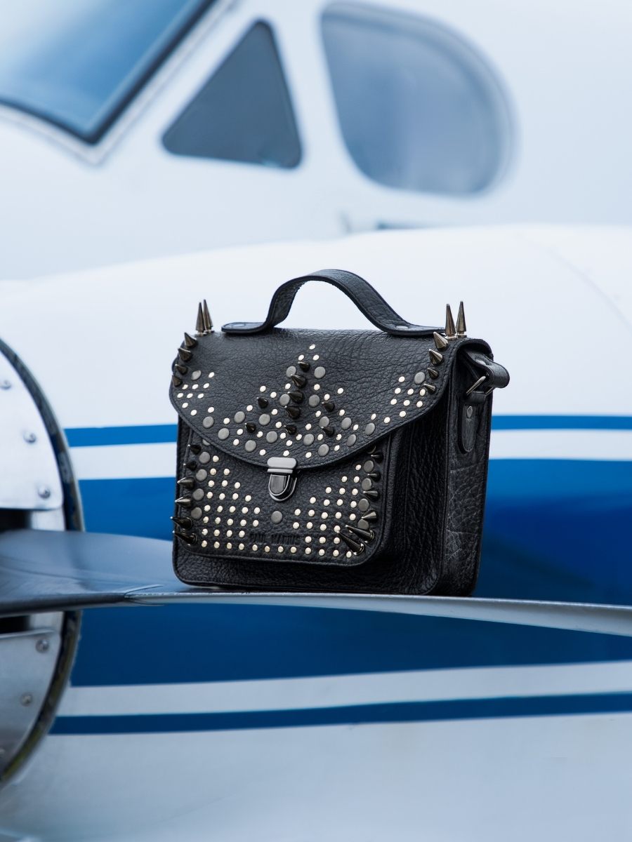 foto-vista-mini-bolso-bandolera-cuero-negro-mademoiselle-george-xs-edición-negra-opus-paul-marius-w05-bed-op4-b