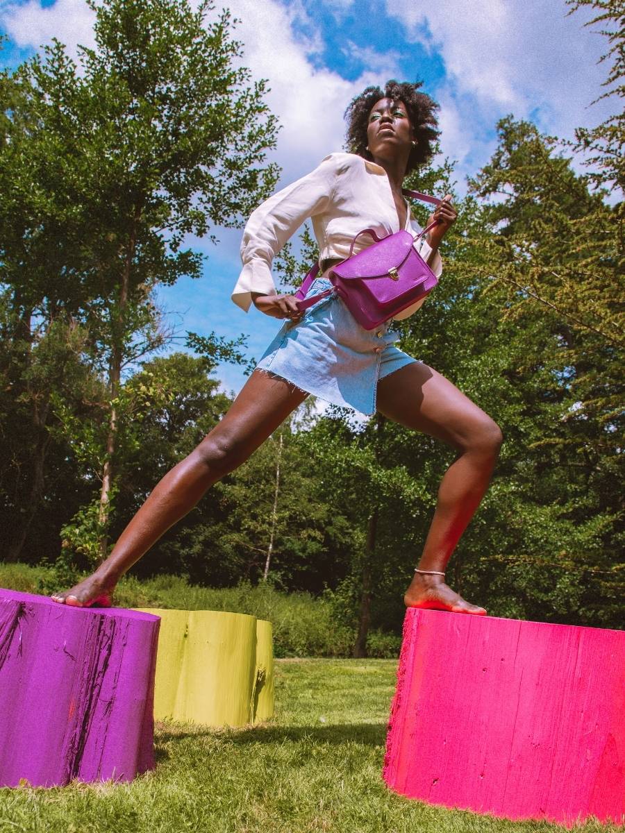 foto-vista-frontal-bolso-bandolera-cuero-morado-mademoiselle-george-sorbet-cassis-paul-marius-w05-sb-p