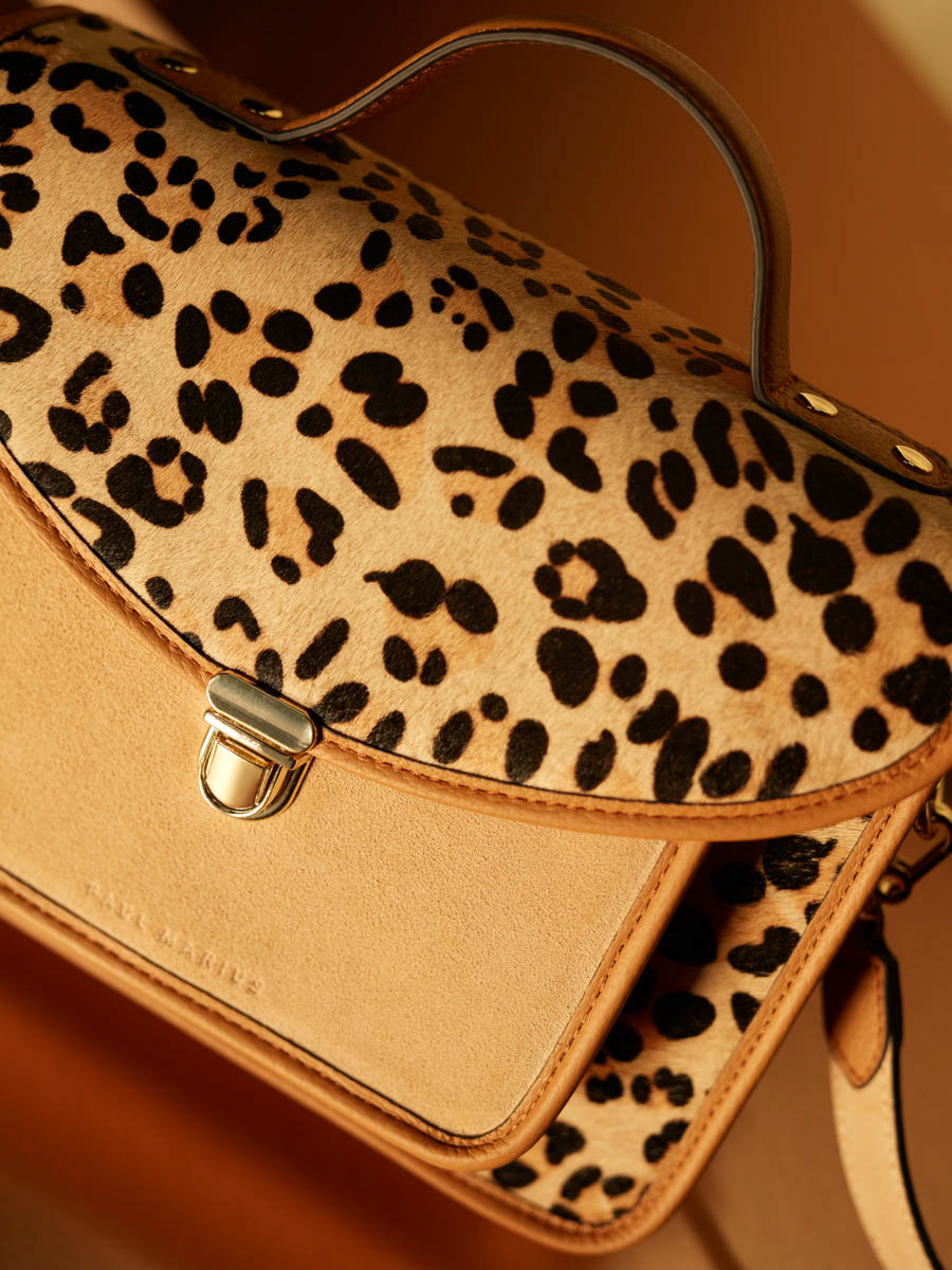bolso-bandolera-cuero-Mademoiselle George-leopard-beige-vista-lateral-W05 L P-bei