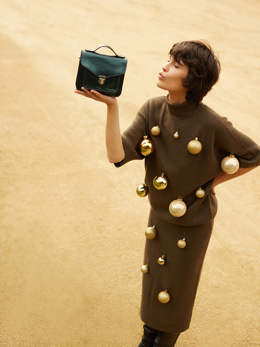 bolso-de-mano-de-cuero-verde-brillante-Mademoiselle George XS-medianoche-vista-lateral-w05xs-m-gr